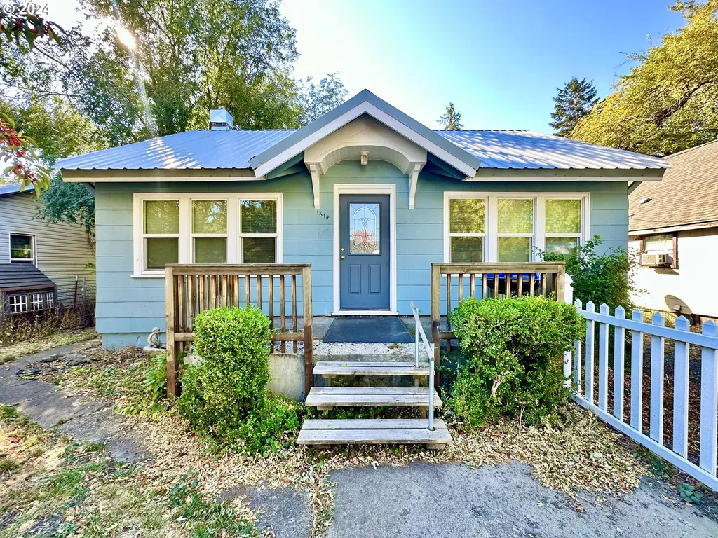 1614 Z Avenue La Grande OR 97850