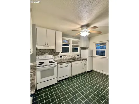 1614 Z Avenue La Grande OR 97850