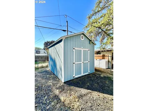 1614 Z Avenue La Grande OR 97850