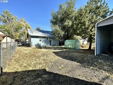 1614 Z Avenue La Grande OR 97850