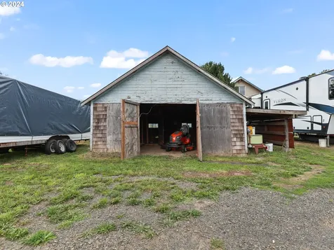 14043 Midland District Road Clatskanie OR 97016