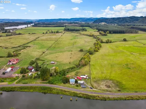 14043 Midland District Road Clatskanie OR 97016