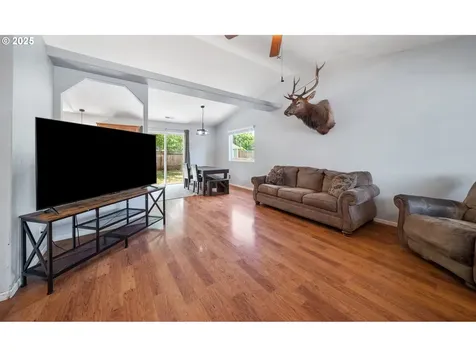 811 Arthur Avenue Cottage Grove OR 97424