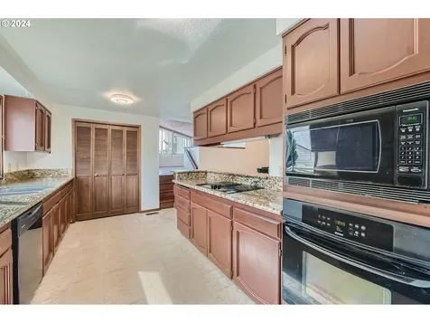599 Ne 24th Street Gresham OR 97030