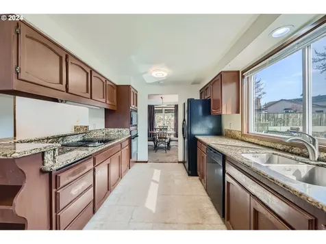 599 Ne 24th Street Gresham OR 97030