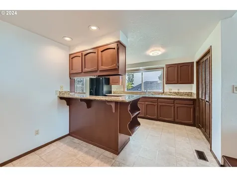 599 Ne 24th Street Gresham OR 97030