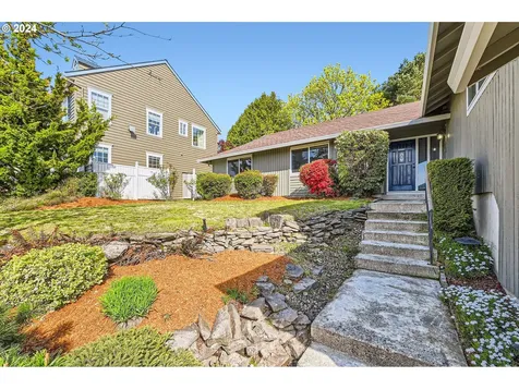 599 Ne 24th Street Gresham OR 97030