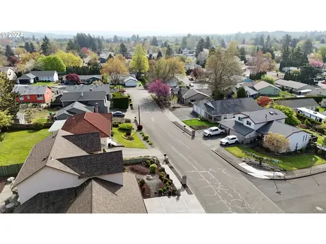 599 Ne 24th Street Gresham OR 97030