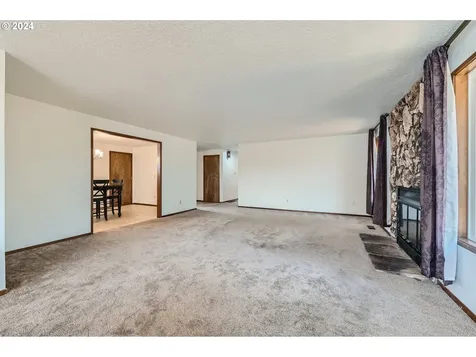 599 Ne 24th Street Gresham OR 97030
