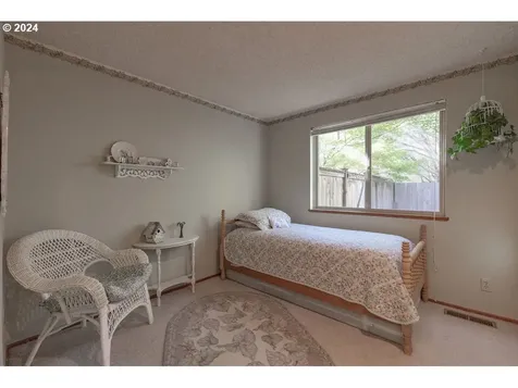 2444 Blackburn Street Eugene OR 97405