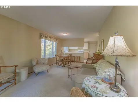 2444 Blackburn Street Eugene OR 97405