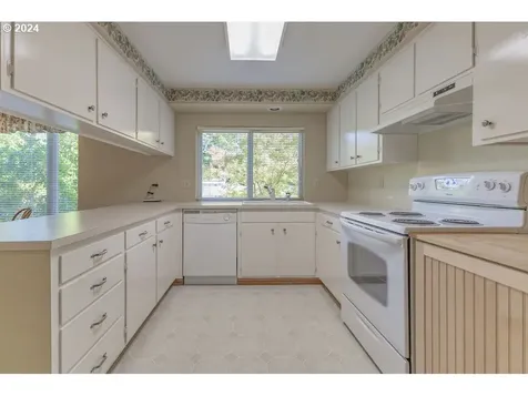 2444 Blackburn Street Eugene OR 97405