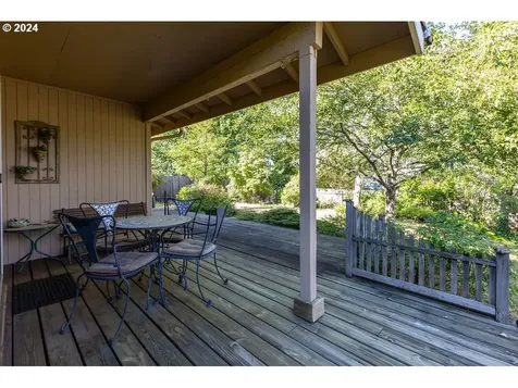 2444 Blackburn Street Eugene OR 97405