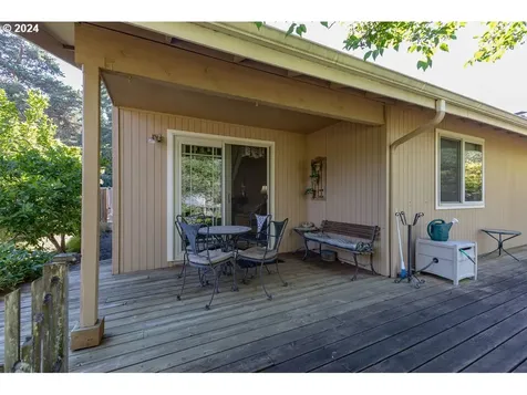 2444 Blackburn Street Eugene OR 97405