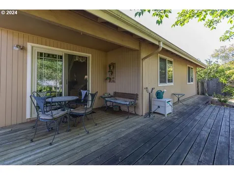 2444 Blackburn Street Eugene OR 97405