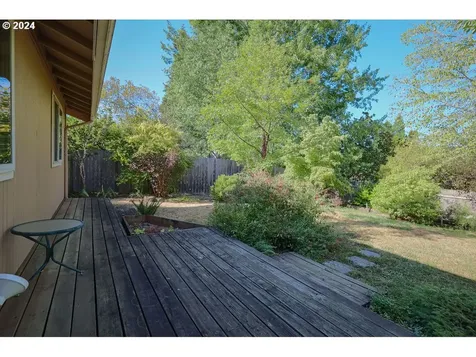 2444 Blackburn Street Eugene OR 97405