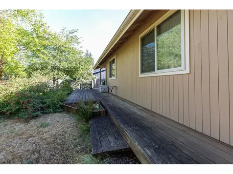 2444 Blackburn Street Eugene OR 97405