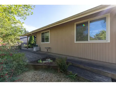 2444 Blackburn Street Eugene OR 97405
