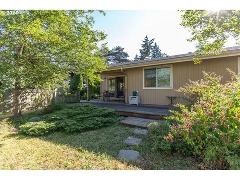 2444 Blackburn Street Eugene OR 97405