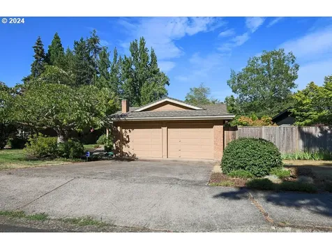 2444 Blackburn Street Eugene OR 97405