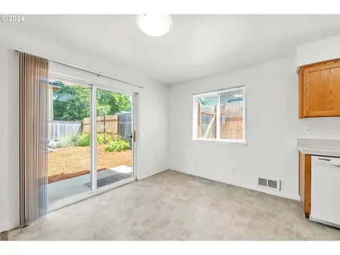1676 W Broadway Eugene OR 97402