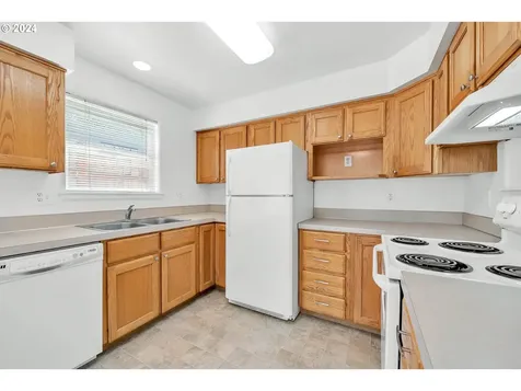 1676 W Broadway Eugene OR 97402