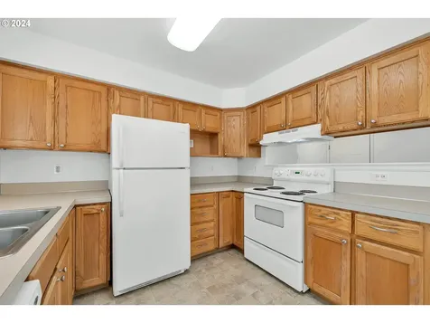 1676 W Broadway Eugene OR 97402