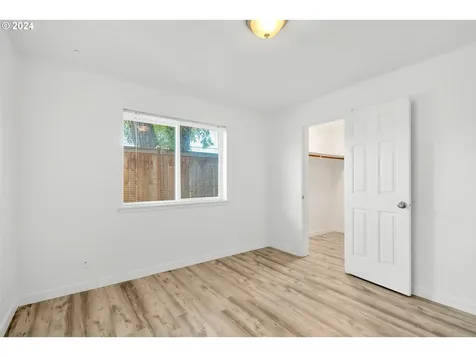 1676 W Broadway Eugene OR 97402