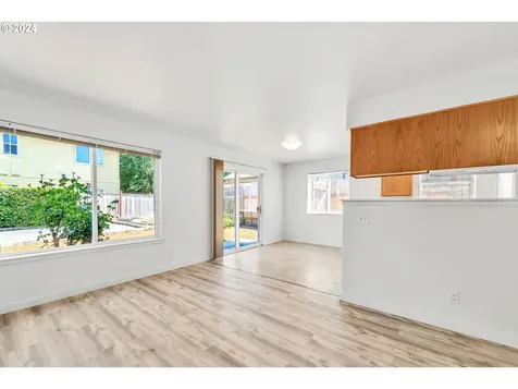 1676 W Broadway Eugene OR 97402