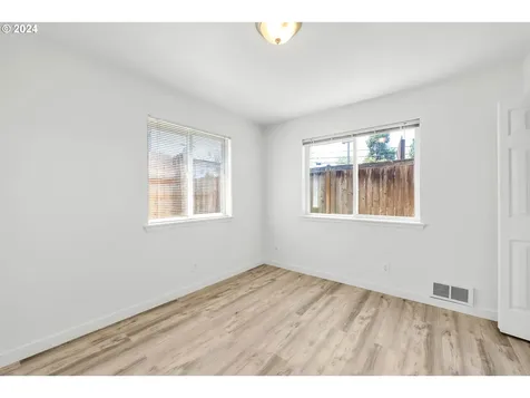 1676 W Broadway Eugene OR 97402