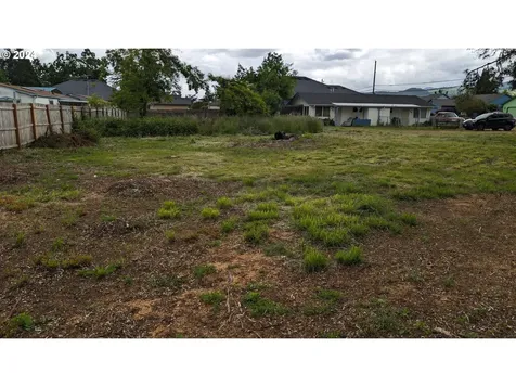644 Mary Neal Lane Creswell OR 97426