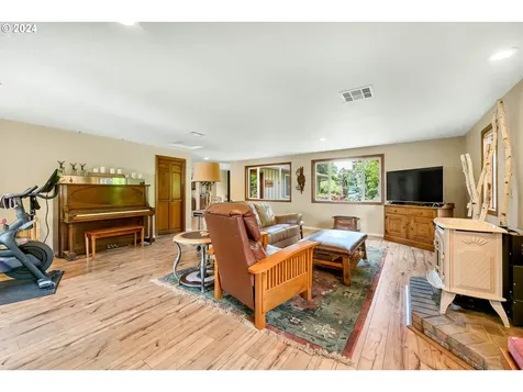 91281 Donna Road Springfield OR 97478