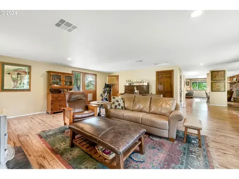 91281 Donna Road Springfield OR 97478
