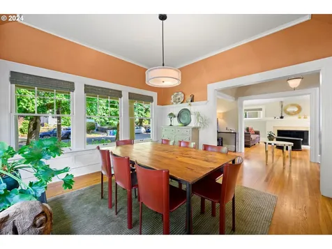 435 Ne Floral Place Portland OR 97232