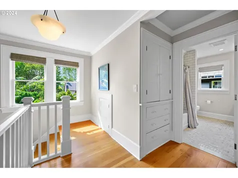 435 Ne Floral Place Portland OR 97232