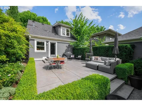 435 Ne Floral Place Portland OR 97232