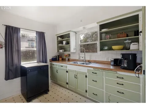 920 W 28th Avenue Eugene OR 97405