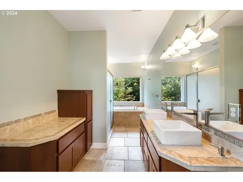 7105 Nw 23rd Court Vancouver WA 98665