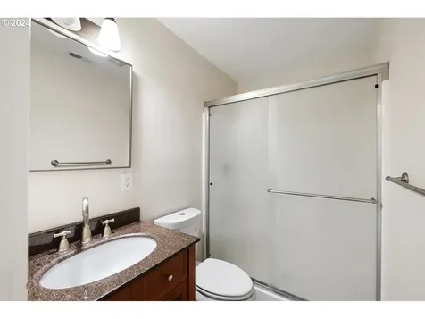 7105 Nw 23rd Court Vancouver WA 98665