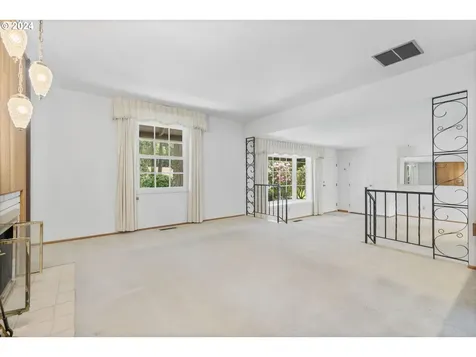 19215 Longfellow Avenue Lake Oswego OR 97035