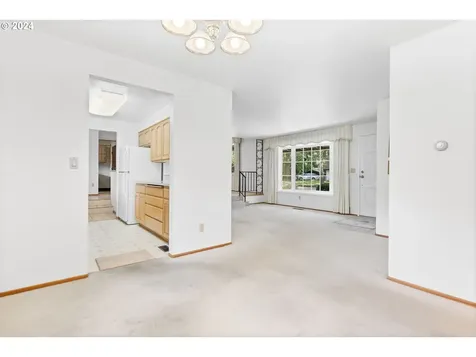 19215 Longfellow Avenue Lake Oswego OR 97035