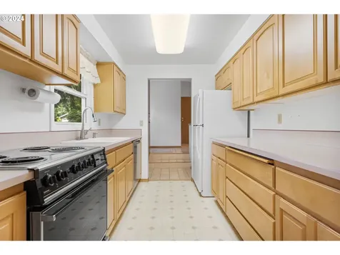 19215 Longfellow Avenue Lake Oswego OR 97035