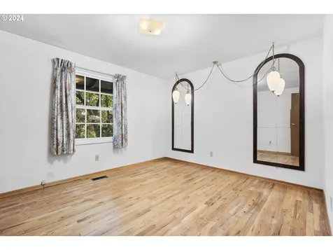 19215 Longfellow Avenue Lake Oswego OR 97035