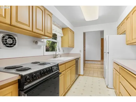 19215 Longfellow Avenue Lake Oswego OR 97035