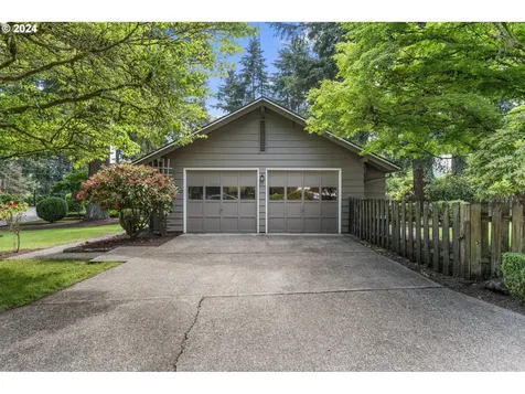 19215 Longfellow Avenue Lake Oswego OR 97035