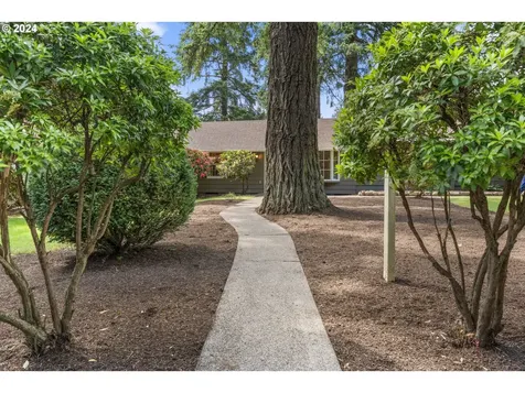 19215 Longfellow Avenue Lake Oswego OR 97035