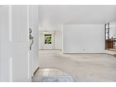 19215 Longfellow Avenue Lake Oswego OR 97035
