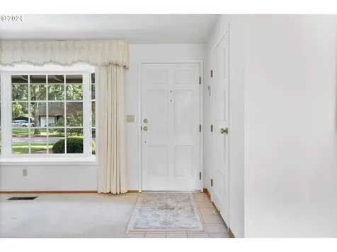 19215 Longfellow Avenue Lake Oswego OR 97035