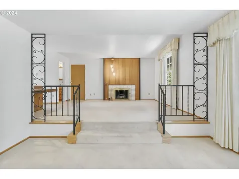 19215 Longfellow Avenue Lake Oswego OR 97035