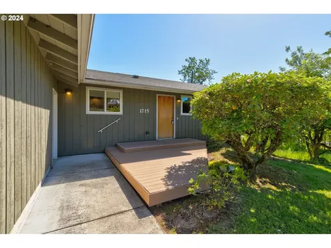 1715 Se 84th Court Vancouver WA 98664